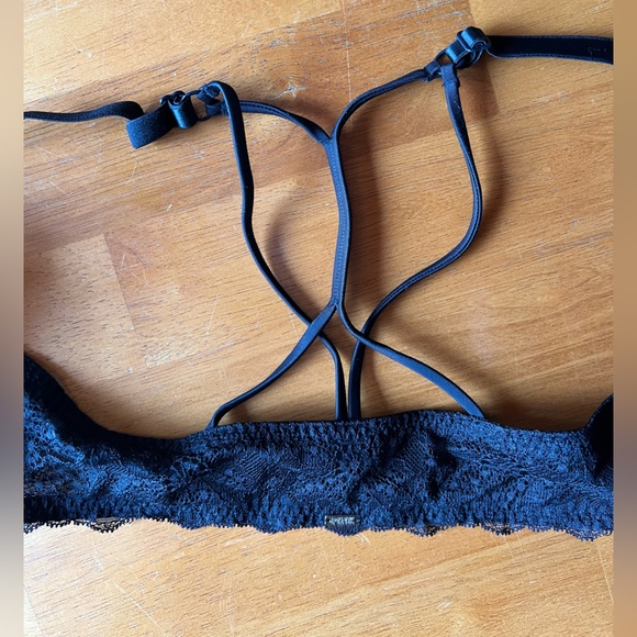 NWT’s Victorias Secret push-up Bra - Picture 4 of 6